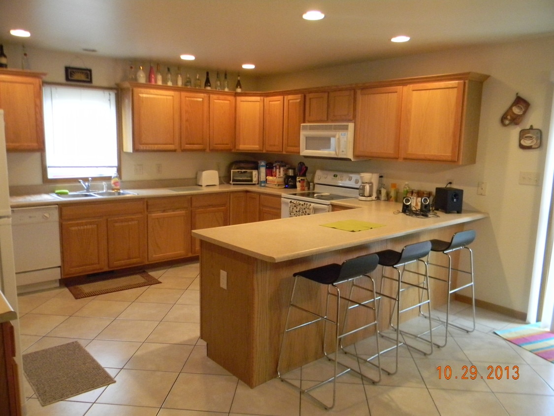 1615 Linda Dr Unit 1, Cedar Falls, IA 50613 Condo for Rent in Cedar