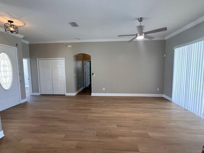 Foto del edificio - 3838 Peacock Dr