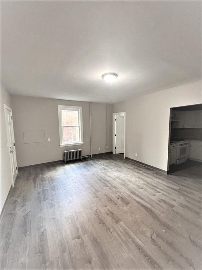 Building Photo - 1101 Elm St