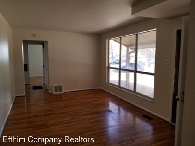 Building Photo - 3 br, 1 bath House - 105 Clearview Dr.