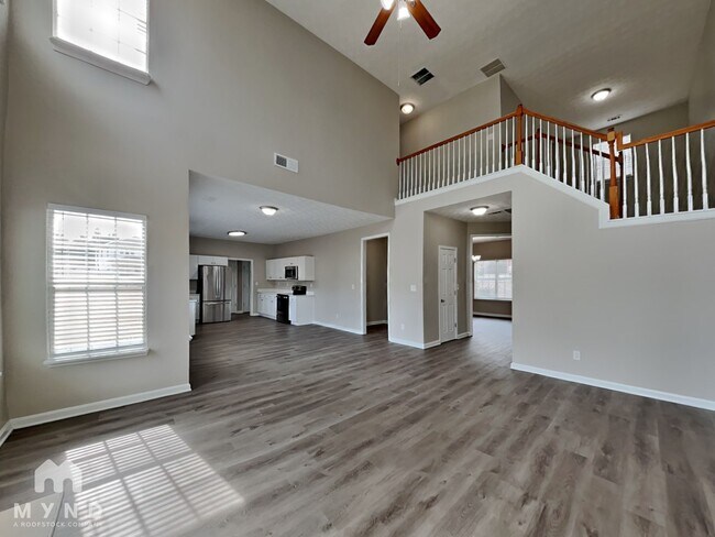 Foto del edificio - 3302 Summer Brooke Ln