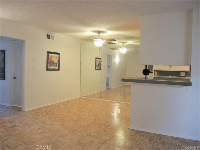 Building Photo - 5320 Zelzah Ave