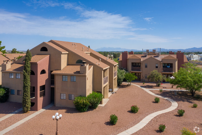 Foto del edificio - Desert Pointe