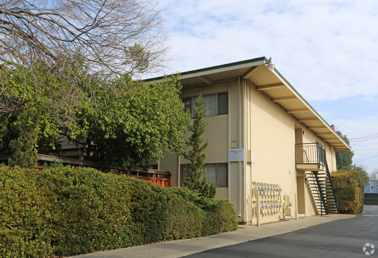 Foto del edificio - Outrigger Apartments