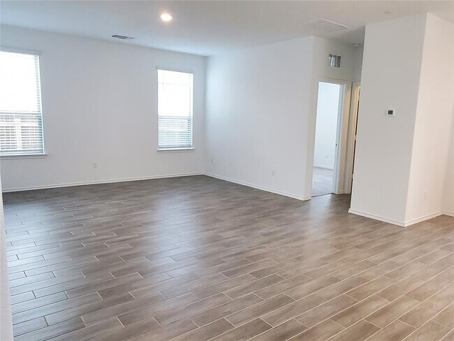 Building Photo - 513 Pickrell Lp