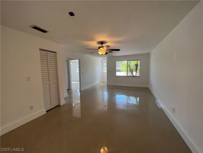Foto del edificio - 5204 Coronado Pkwy