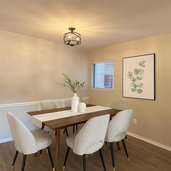 Building Photo - 1319 Old Hammond Chase