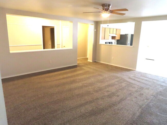 Building Photo - 9535 Autumn Leaf Way