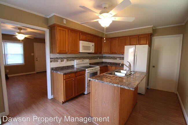 Building Photo - 3 br, 1 bath House - 308 Grover Moore Place