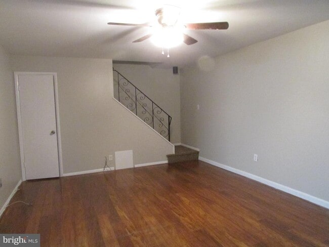 Building Photo - 1027 Harbour Dr