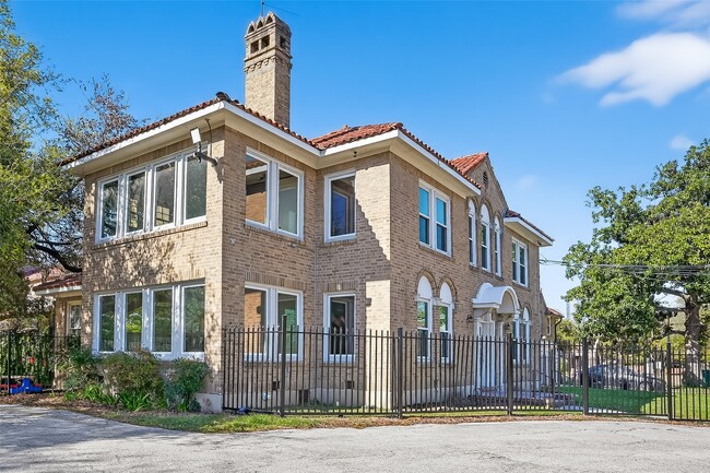 Foto del edificio - 3410 Austin St