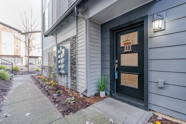 Foto del edificio - Newer 4 bed, 3.5 bath Townhome In Lynnwood...