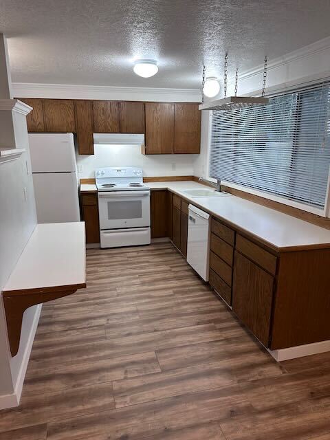 kitchen - 7105 Montauk Cir