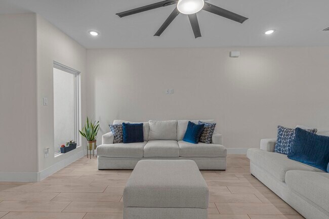 Building Photo - 1418 Eagles Ln