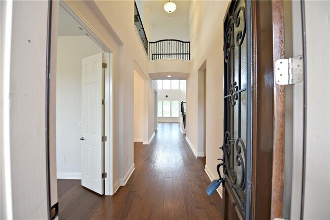 Building Photo - 16012 Jeffs Ln