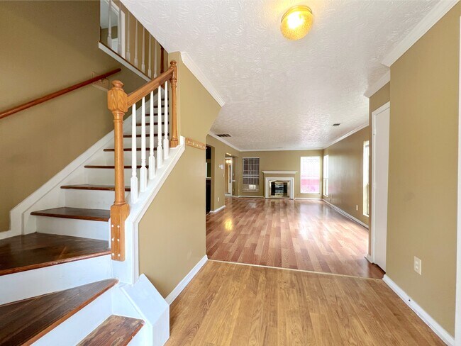 Foto del edificio - 790 Hampton Hill Ct