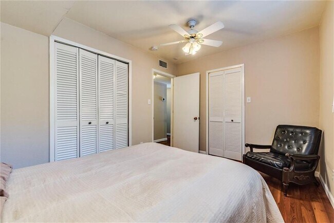Building Photo - 6211 Mountain Shadows Dr