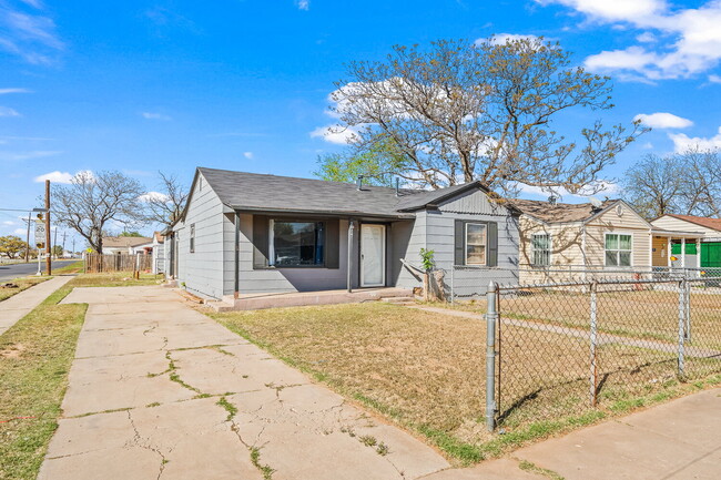 Foto del edificio - Vintage Home, Minutes from TTU & Medical