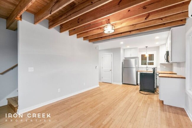 Building Photo - 32 E Citra St