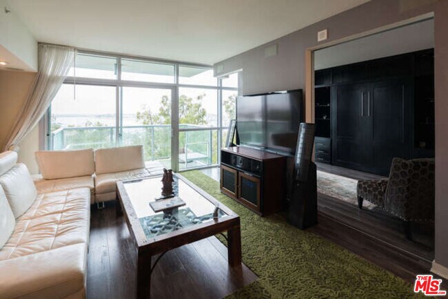 Foto del edificio - 13700 Marina Pointe Dr