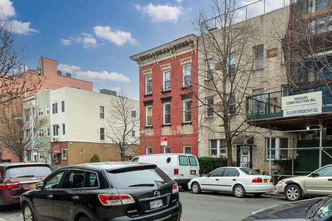 Foto del edificio - 204 Calyer St