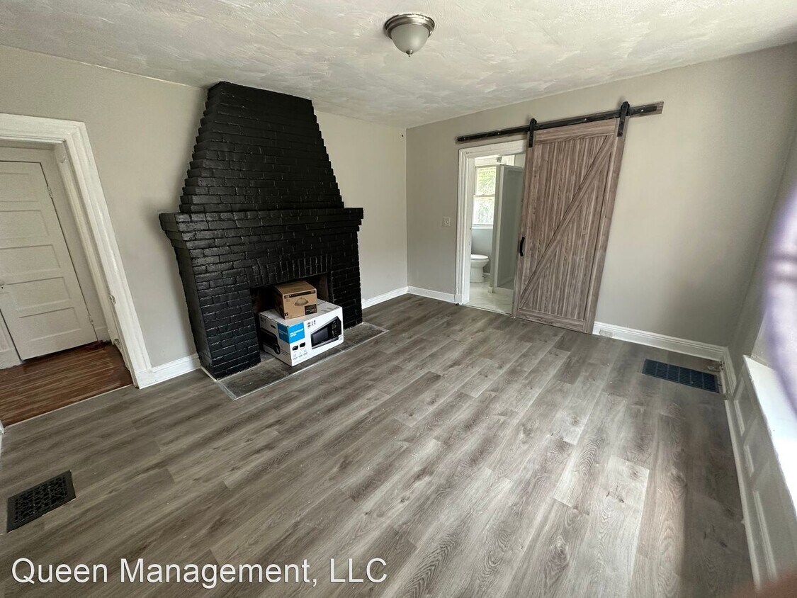 Primary Photo - 6 br, 2 bath House - 87 Oak Grove Avenue