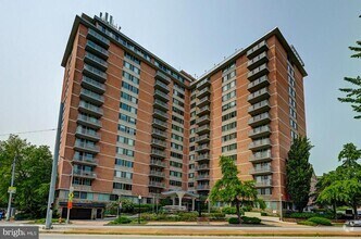 Building Photo - 1 E University Pkwy