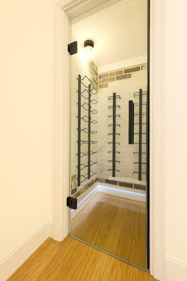 Building Photo - Spacious 5BR Townhome in Washington, DC