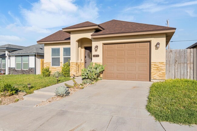Building Photo - 1013 Tesoro Run