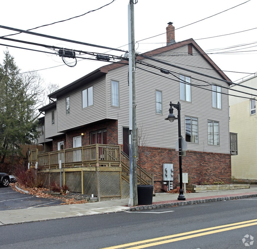 330 Hackensack St, Carlstadt, NJ 07072 Apartments in Carlstadt, NJ