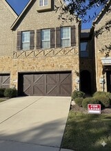 Building Photo - 557 Reale Dr