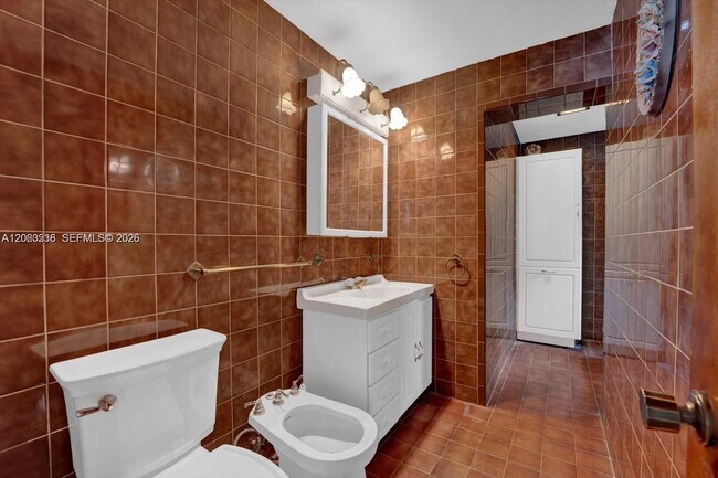 Foto del edificio - 727 NW 24th Ct