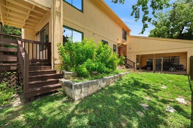 Foto del edificio - 2316 Montclaire St
