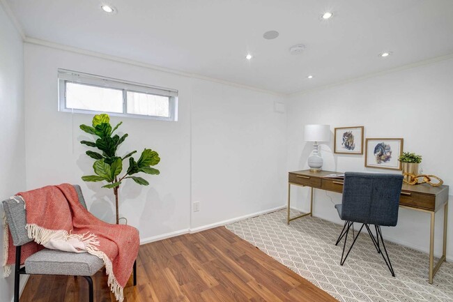 Photo du bâtiment - 4 Cliffside Dr