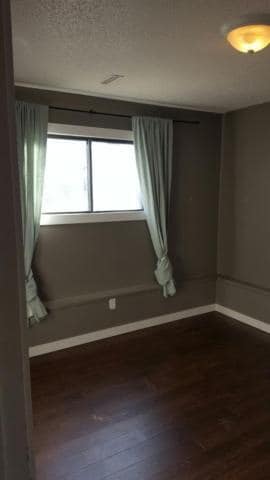 Building Photo - 0 Bed 0 Bath Unit in Airdrie, AB