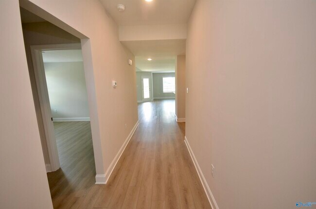 Foto del edificio - 3209 Chestnut Ct SE