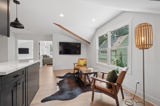 Foto del edificio - 2034 Maple Ave