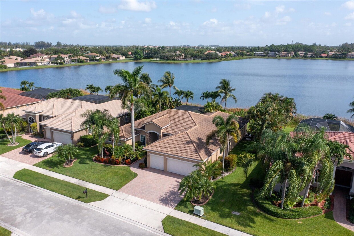 Foto principal - 9919 Royal Cardigan Way