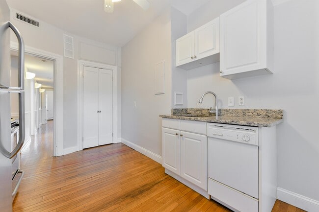 Photo - 709 Centre St Townhome