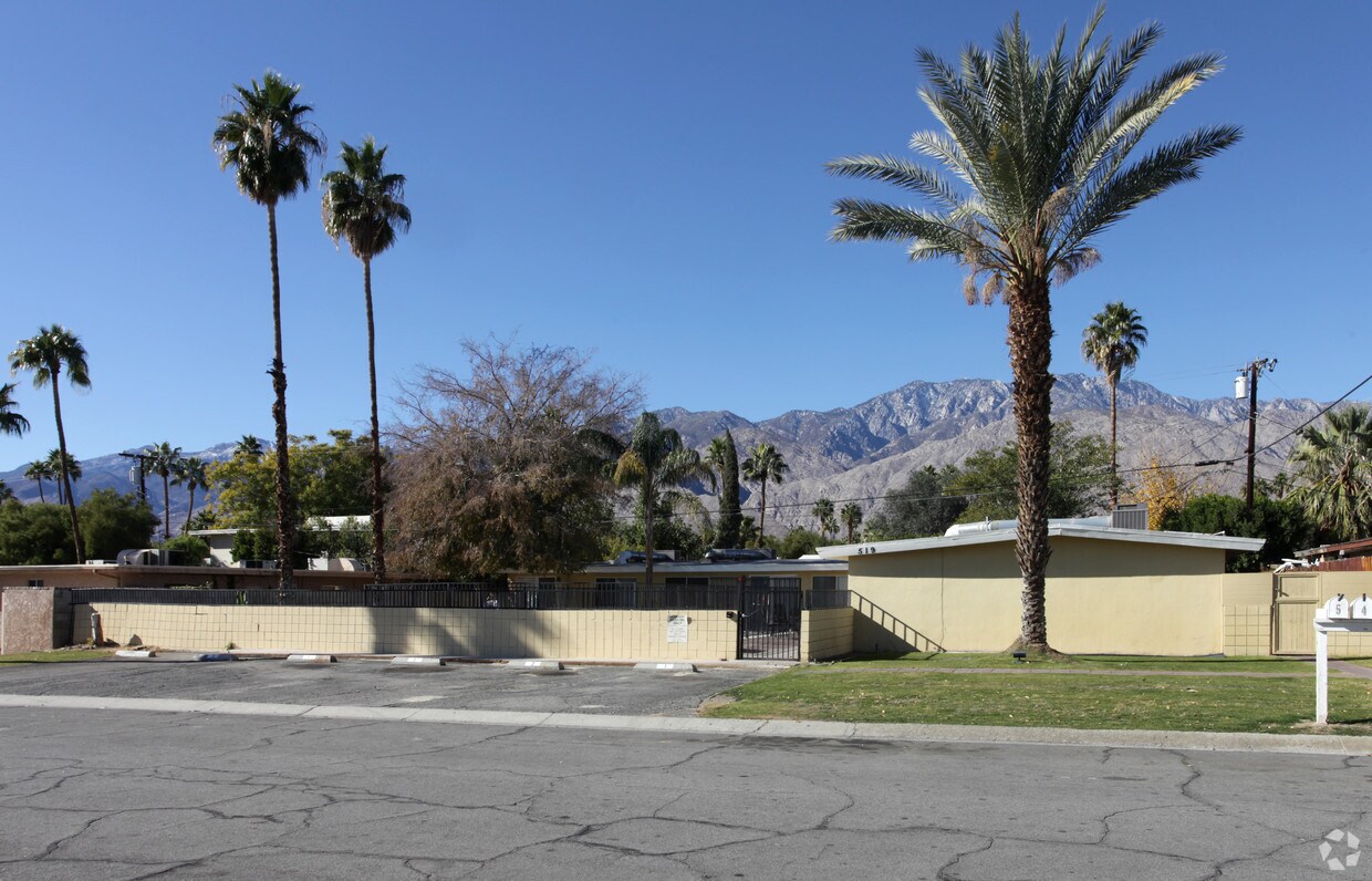 Building Photo - 519 S Desert View Dr