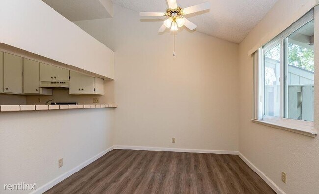 Foto del edificio - 2 br, 2 bath Townhome - 101 E Rittenhouse St