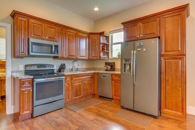 Building Photo - 3890 Cabbage Palm Way