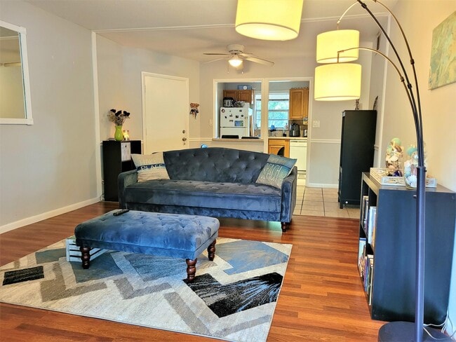 Building Photo - 10821 N Military Trl