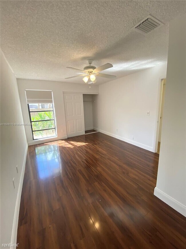 Foto del edificio - 3 br, 2 bath Townhome - 11377 SW 85th Ln