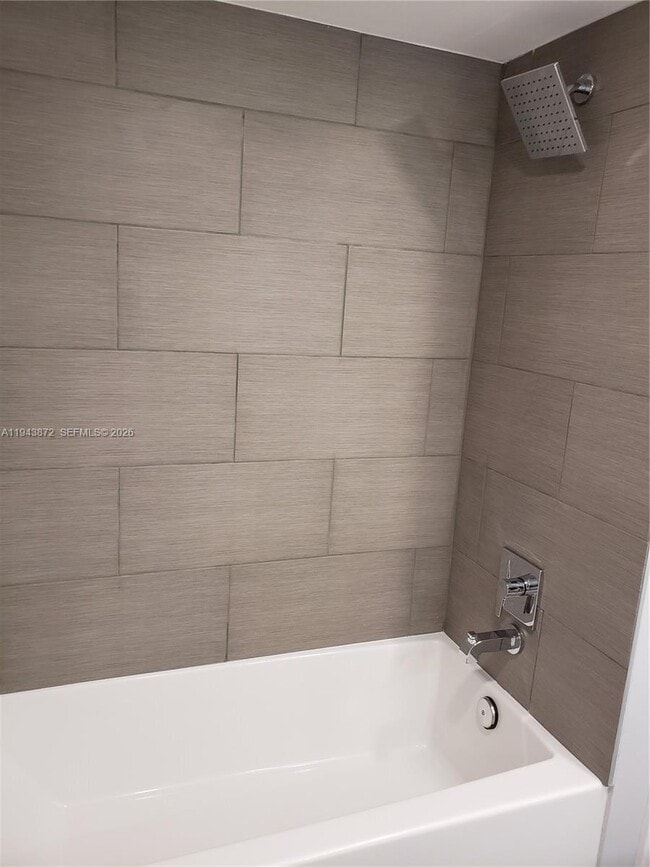 Foto del edificio - 200 Lakeview Dr