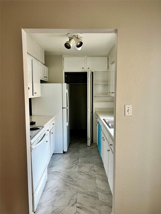 Foto del edificio - 5001 Lamonte Ln