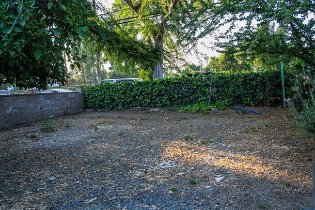 Building Photo - 200 E Phillips St