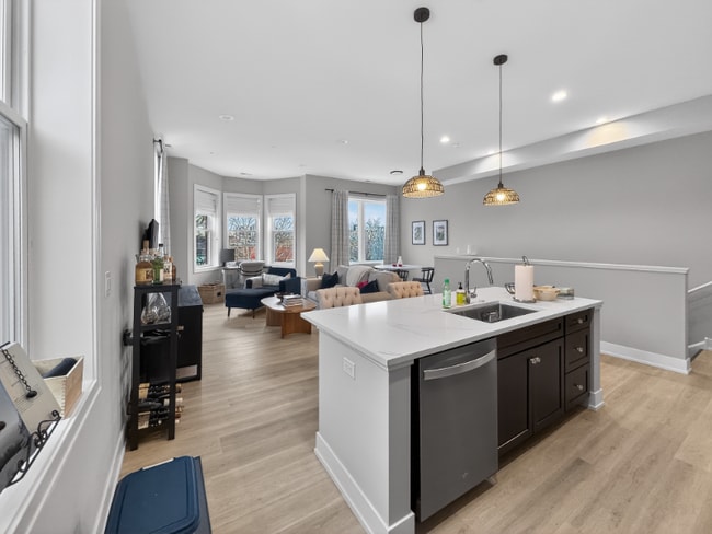 Foto del edificio - 1535 N Maplewood Ave