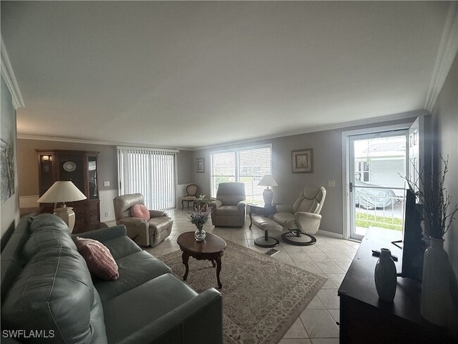 Building Photo - 455 Jacaramba Ct