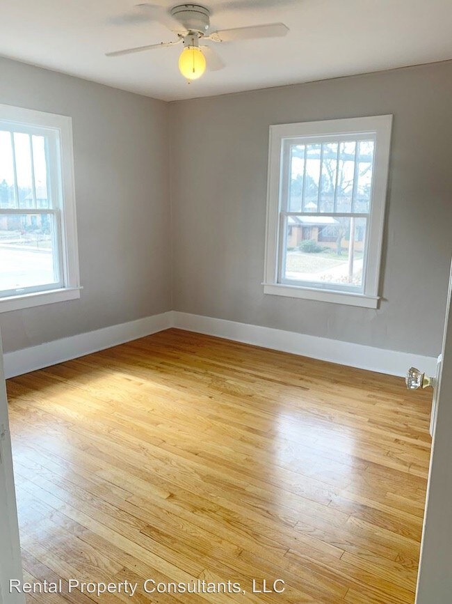 Building Photo - 3 br, 1.5 bath House - 2542 Plainfiled NE